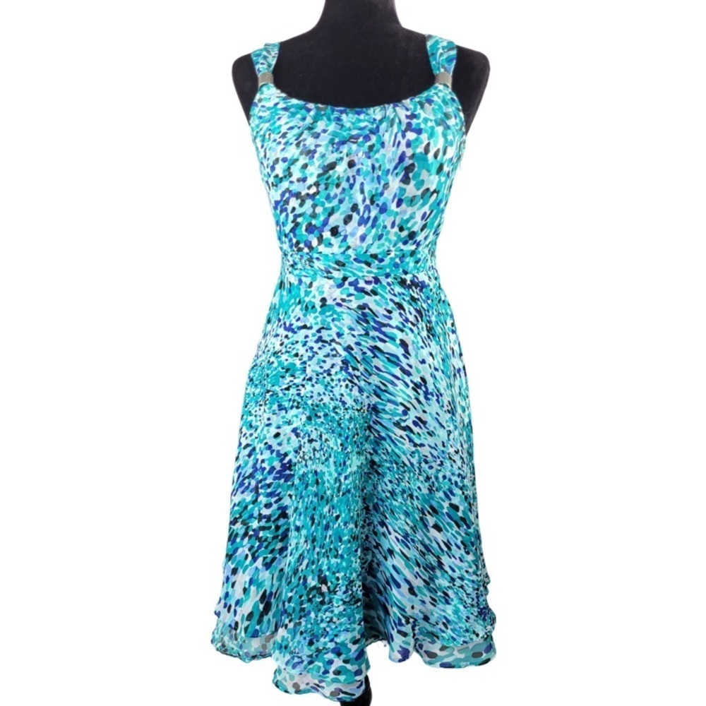 ✅ White House Black Market Fit And Flare Watercolor Print blue color Dress Sz 0